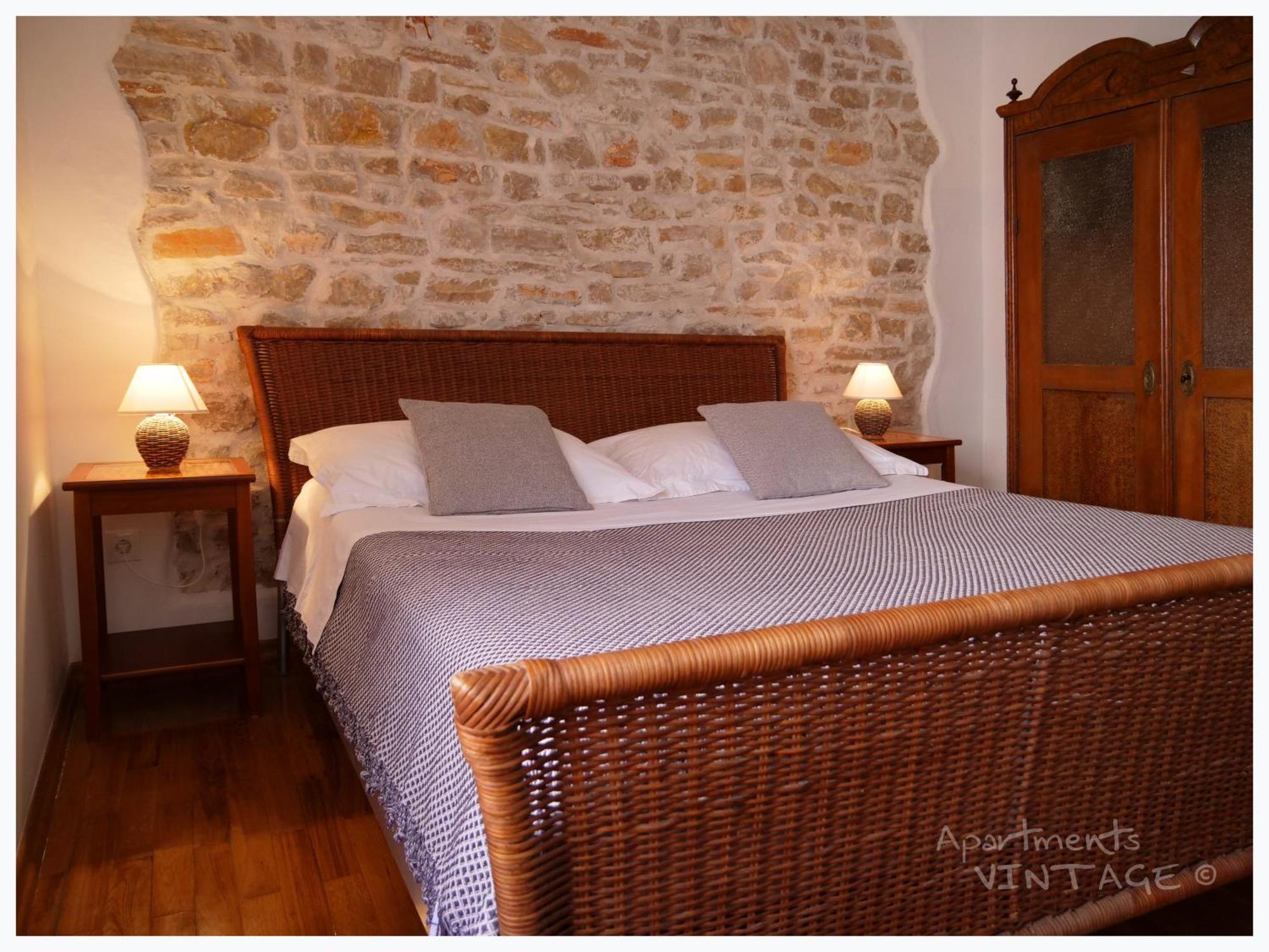 Vintage Appartement Primošten Buitenkant foto